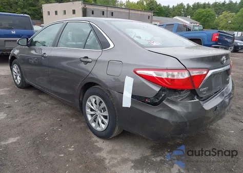 2015 Toyota Camry Le z USA, uszkodzony, nr VIN 4T1BF1FKXFU003359
